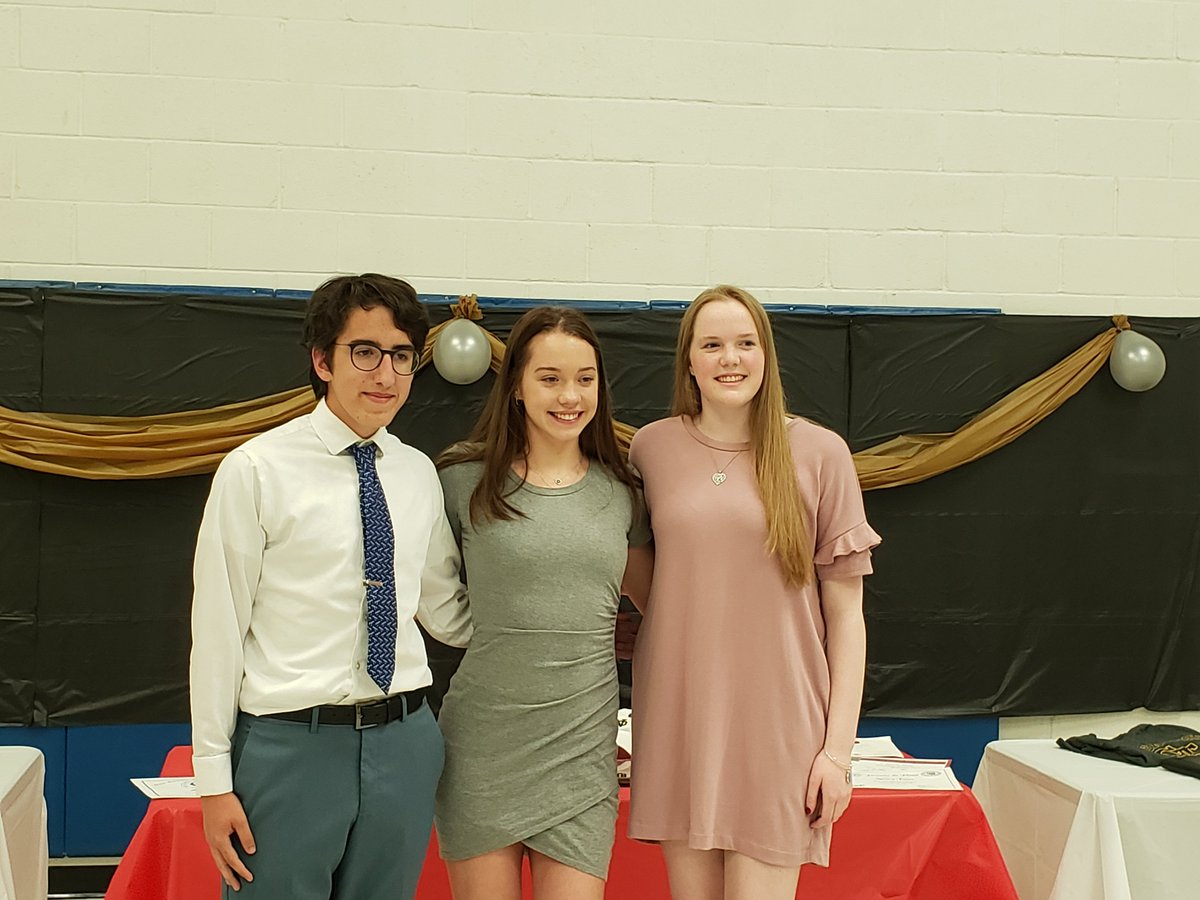 vmamolella's tweet photo. Awesome night celebrating some great OLHMS Alumni. Congratulations on the scholarships! #D123 #OLHMS https://t.co/zvGuF57QC8