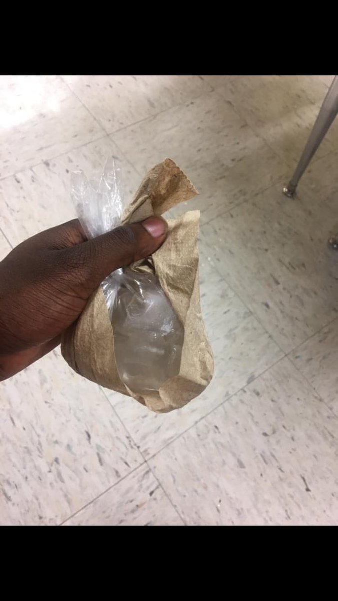 ayeezellyy's tweet photo. Me: I think I have cancer 😣

School Nurse: https://t.co/XQHR7XoMA2