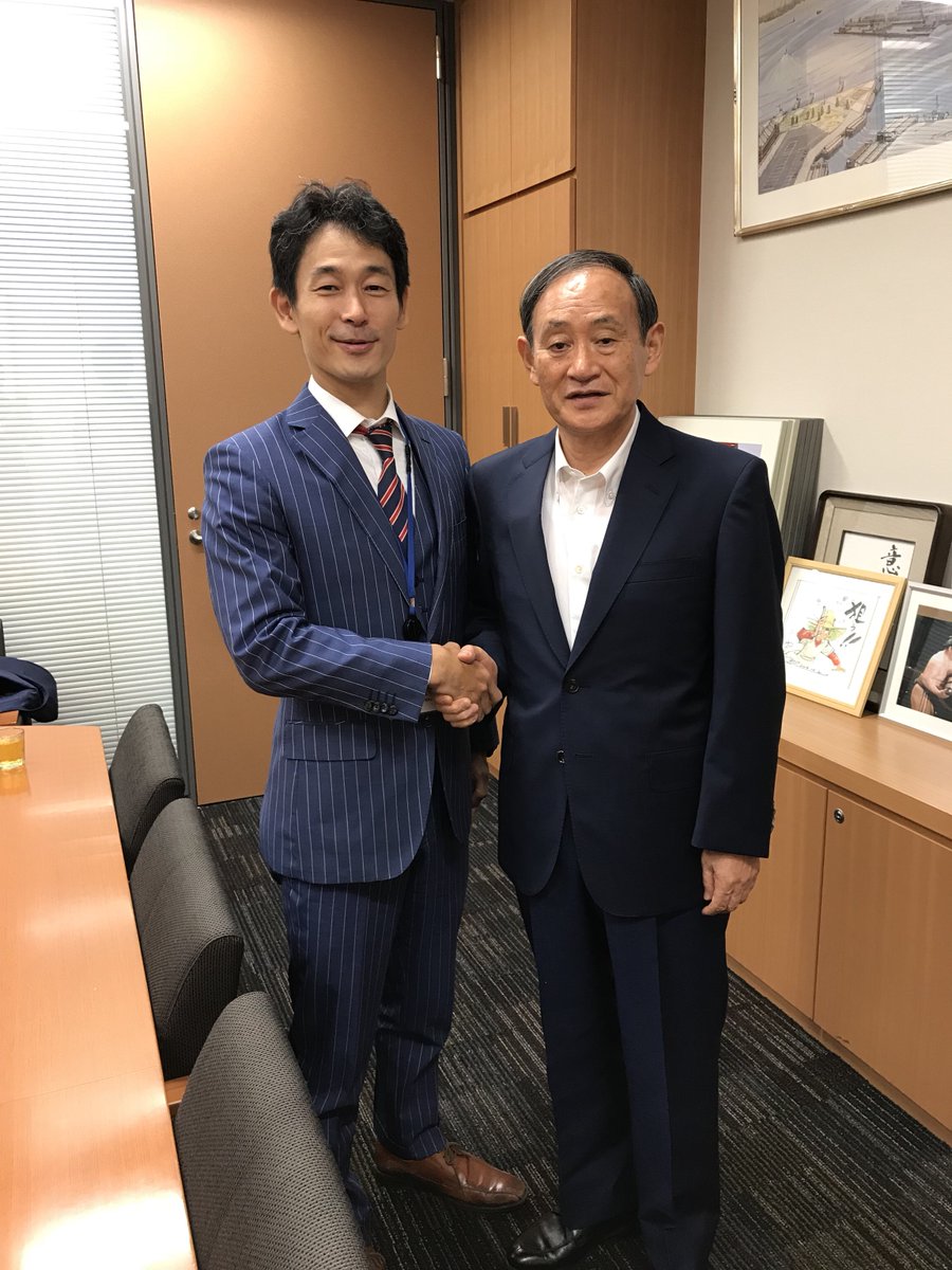 公式 オーダースーツsada 自由民主党の菅 義偉 様が Sadaでお仕立てさせて頂いたオーダースーツ姿のお写真を下さいました T Co Yl3ldds1j2 オーダースーツ オーダースーツsada 自由民主党 衆議院議員 菅義偉 T Co Bla2tzo9fh