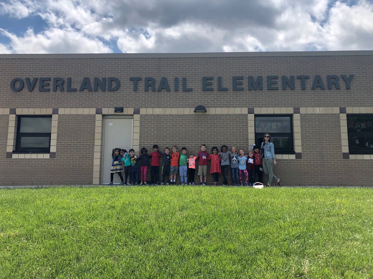 OTEgranitz's tweet photo. We love OTE! As this year comes to an end, and my days with these little ones go by faster and faster, I remember all of the fun that we have had. We’ve sang, we’ve laughed, and we have learned so much! #granitzpartyof20 #teamOTE @OTECougars https://t.co/JYo534d5cR