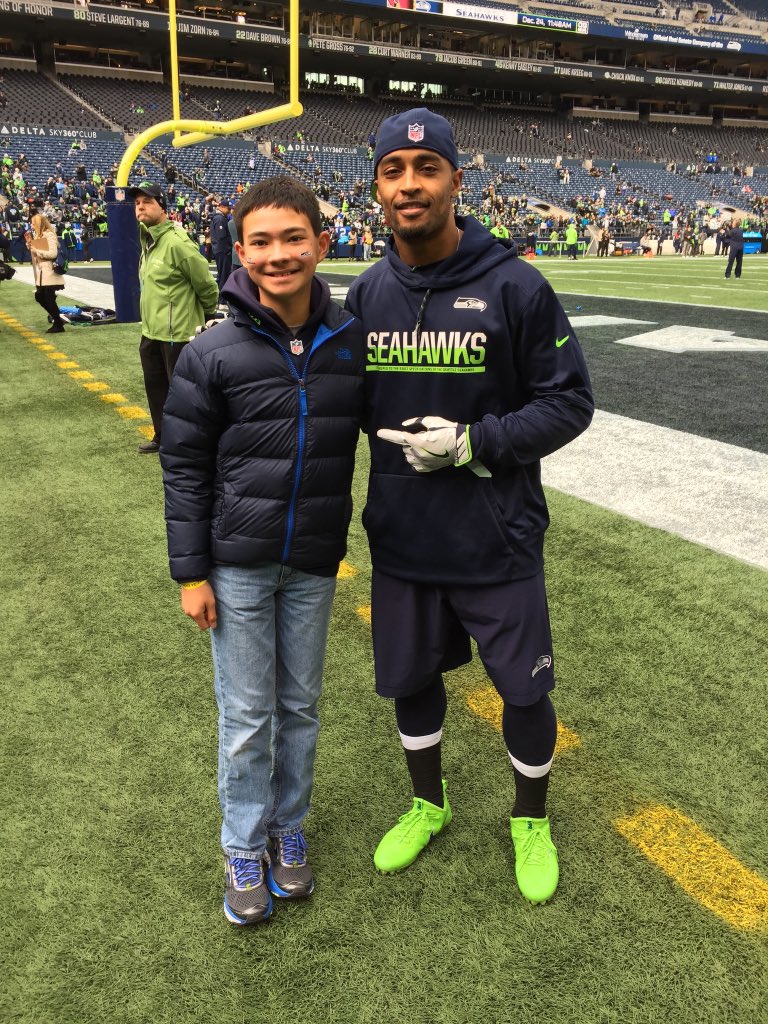 azseafan's tweet photo. @DougBaldwinJr Our family will forever remember the impact you have made on our sons life. You have given him the inspiration to always keep your head up, to learn from ur failures and always keep working. Thank u is not enough. We will miss you on the field but look for u on ur next journey. https://t.co/QQu06FAfVX