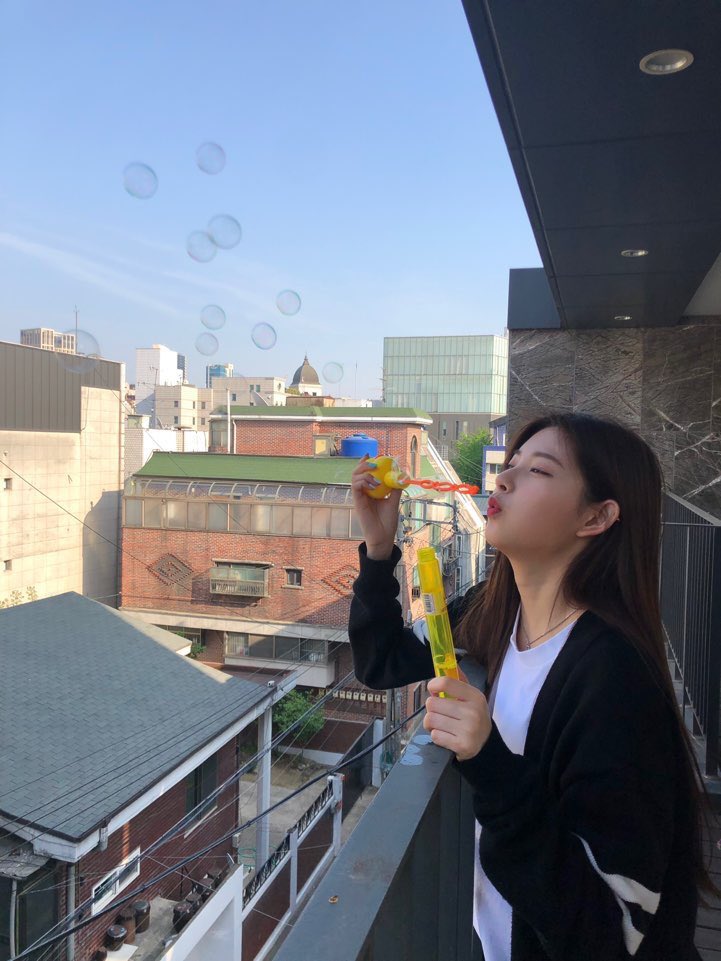 everglow_chile's tweet photo. « OFICIAL / 190506 » 🔮 Actualización de #YIREN en la cuenta oficial de Twitter 

“Me siento bien porque el clima está agradable 💜”

Trad. Español: EVERGLOW Chile
[ EVERGLOW Chile - SK✨ ] https://t.co/IRbgfmLwIj
