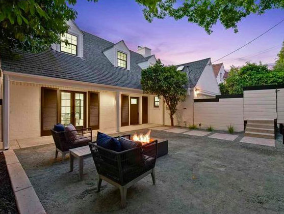 Hi everyone! Excited to be on twitter, prepare to see some delicious architecture as we share our projects and updates!