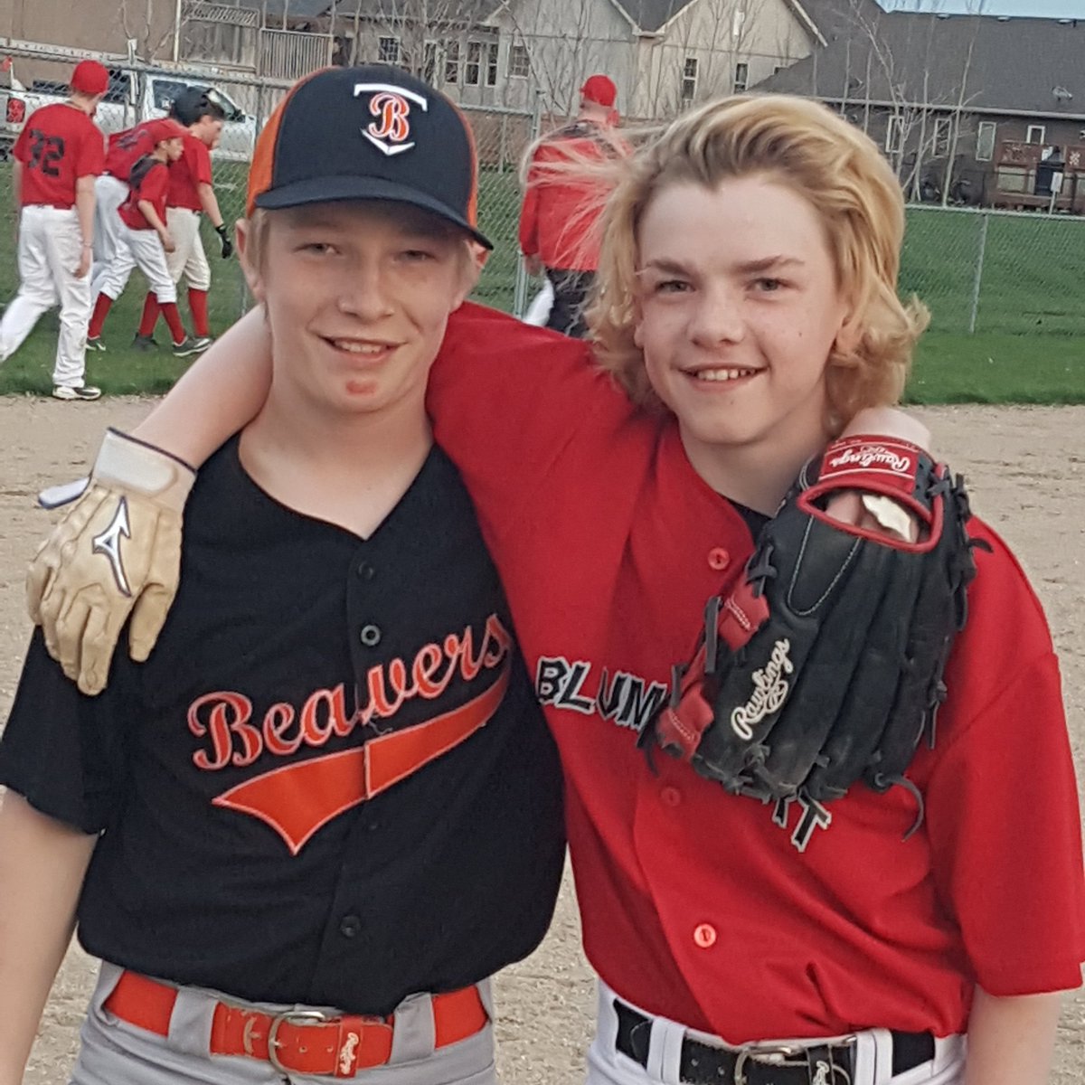 richie2210's tweet photo. Eastman Select  team mates battling on the baseball diamond. https://t.co/58aNuvCPgq