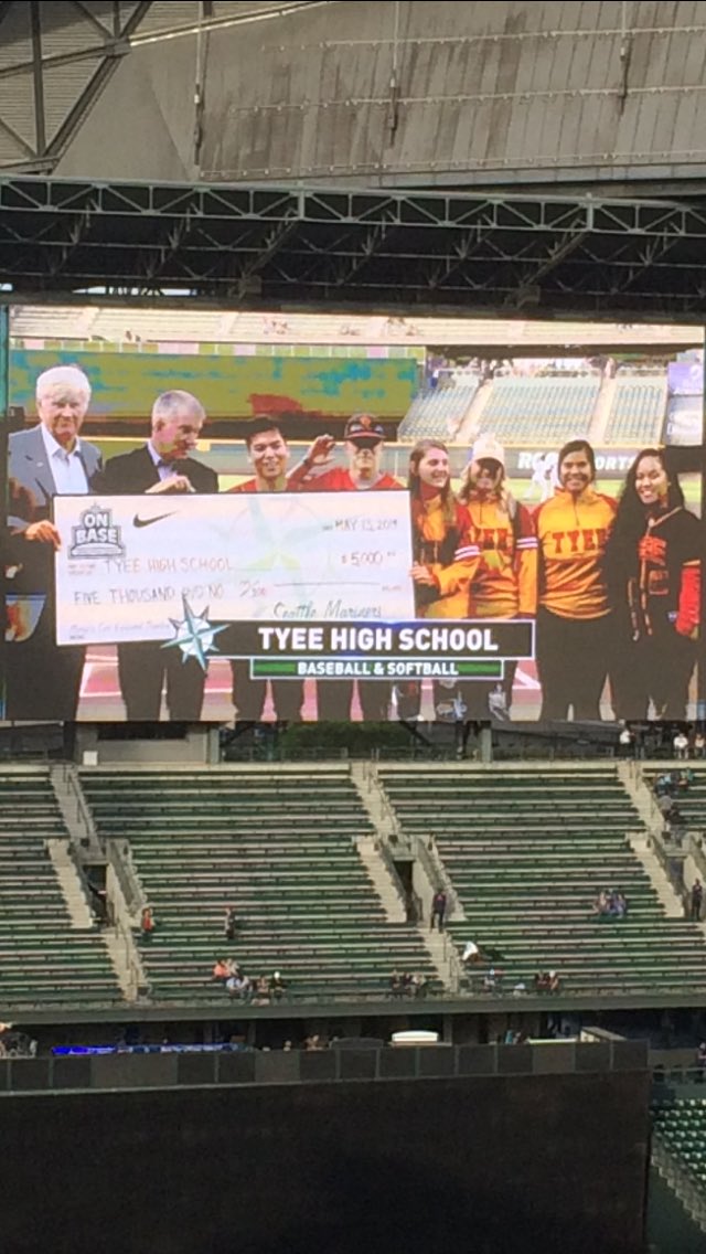 TimSchlosser2's tweet photo. At the mariners game, Tyee baseball & softball receiving their grant $! #GoTotems https://t.co/Xcqk0NvZ00