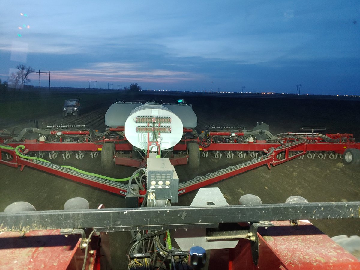 mbeaton703's tweet photo. If it's not on Twitter did it really happen? #plant19 has finally begun! https://t.co/PaGf3FZ2I0