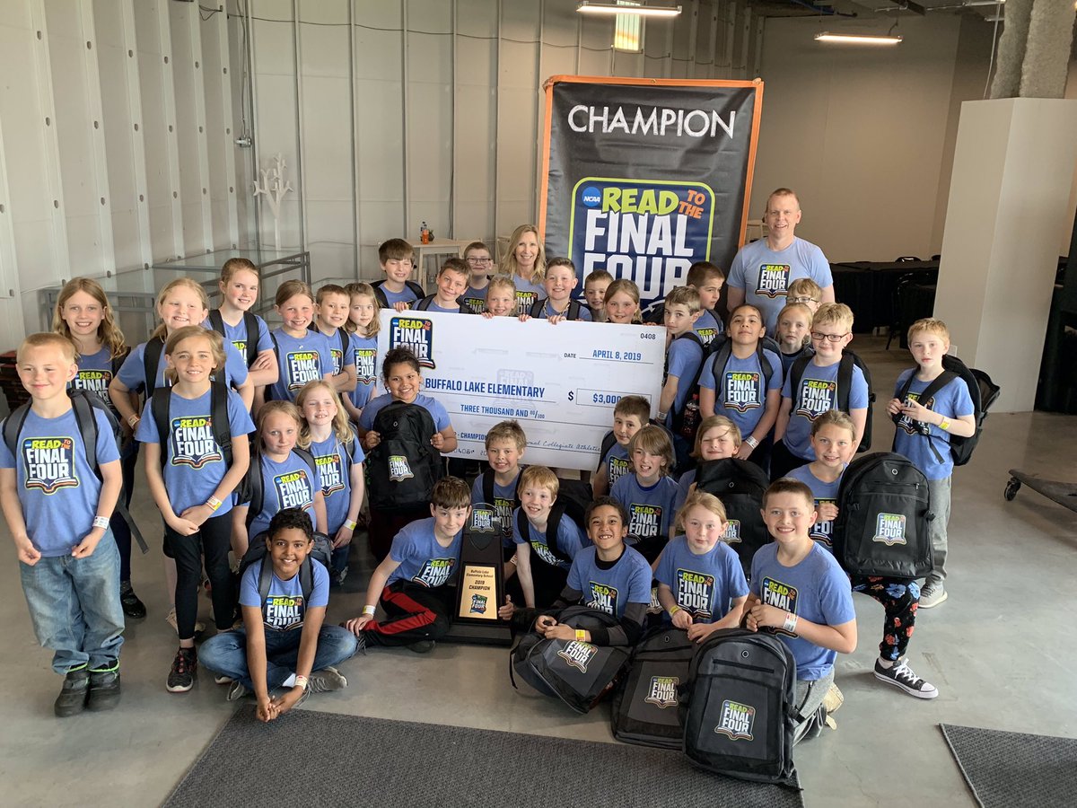 BLHSReads2tF4's tweet photo. Reading Rewards from the NCAA for the Read to the Final Four. #thankyou #Thankful @FinalFour @myONreader  @mallofamerica @Nickelodeon #HappyMonday #happystudents #readforsuccess https://t.co/e3ONsvsKsS