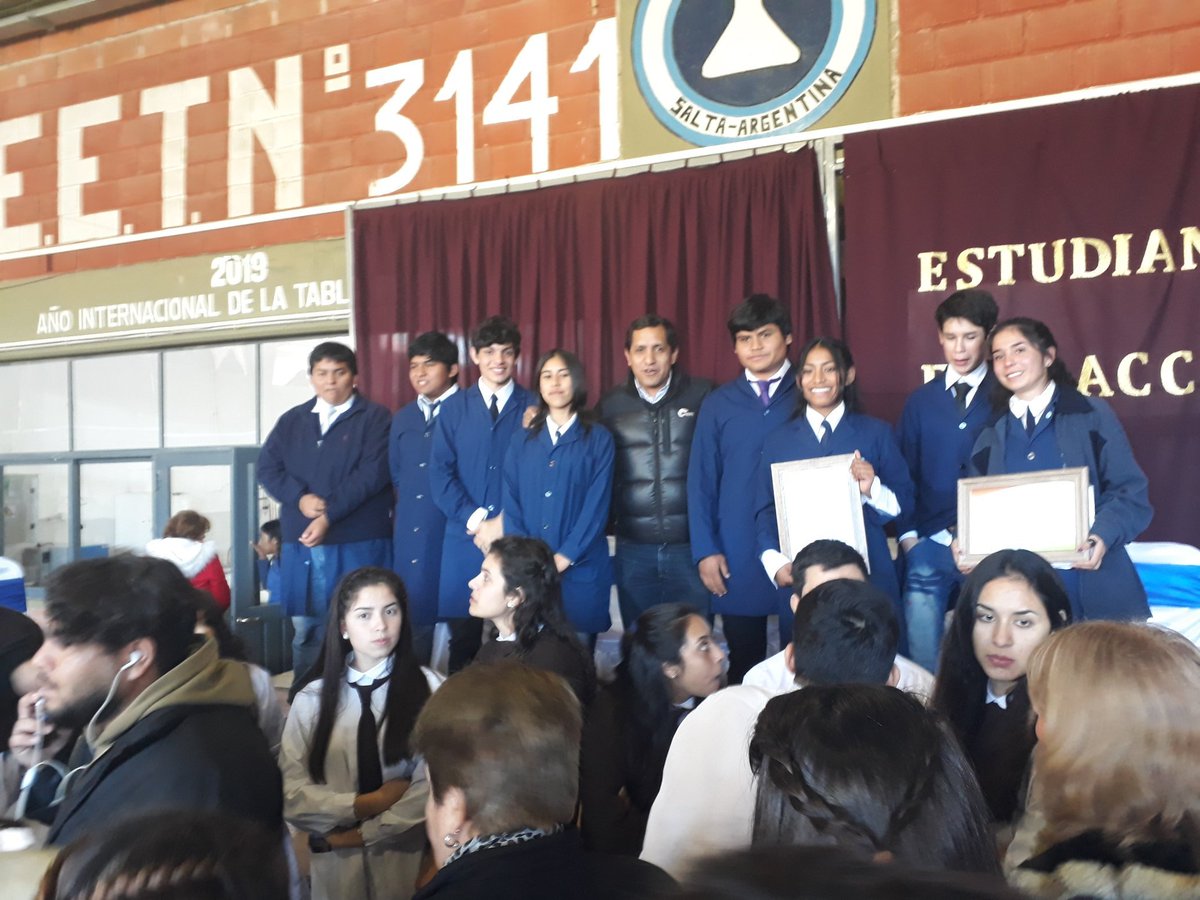 Junto a los jóvenes de la Técnica N° 3141   Que participarán  del proyecto "Centros de estudiantes ATR- A Todo Ritmo". 
Invitamos  a estudiantes secundarios salteños a presentar proyectos socio-comunitarios #Salta.
<a href="/UrtubeyJM/">Juan Manuel Urtubey</a> <a href="/aniberruezo/">analia berruezo</a>