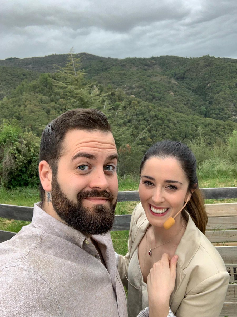 🌾 Ya ha empezado la temporada de #bodas y, como siempre, estamos encantados de colaborar con @casamentsalbosc 👰🤵

💍 ¿Te casas y te gustaría personalizar tu boda con nosotrxs? planetaimpro.com/eventos/
#improshow #casaments