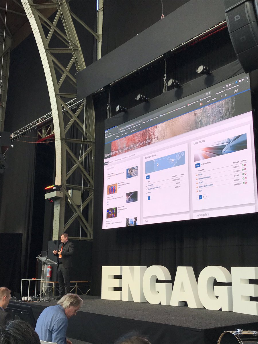 tbatut's tweet image. #ibmconnections engagement center demo with @Martti and @social_baptiste at #EngageUG