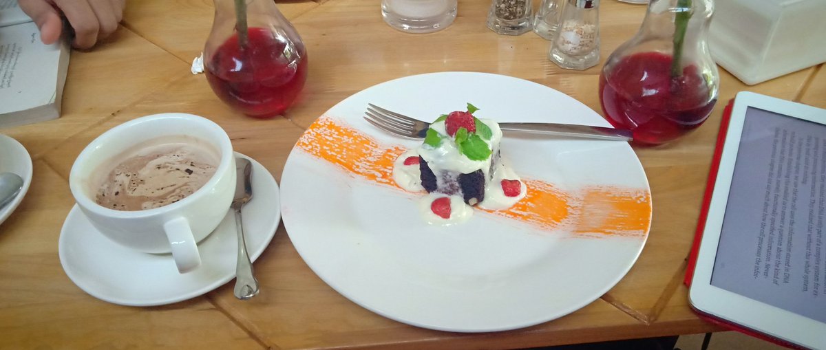 pndakum2's tweet image. Picking up the two years old reading list!  #SignatureintheCell #StephenMeyer