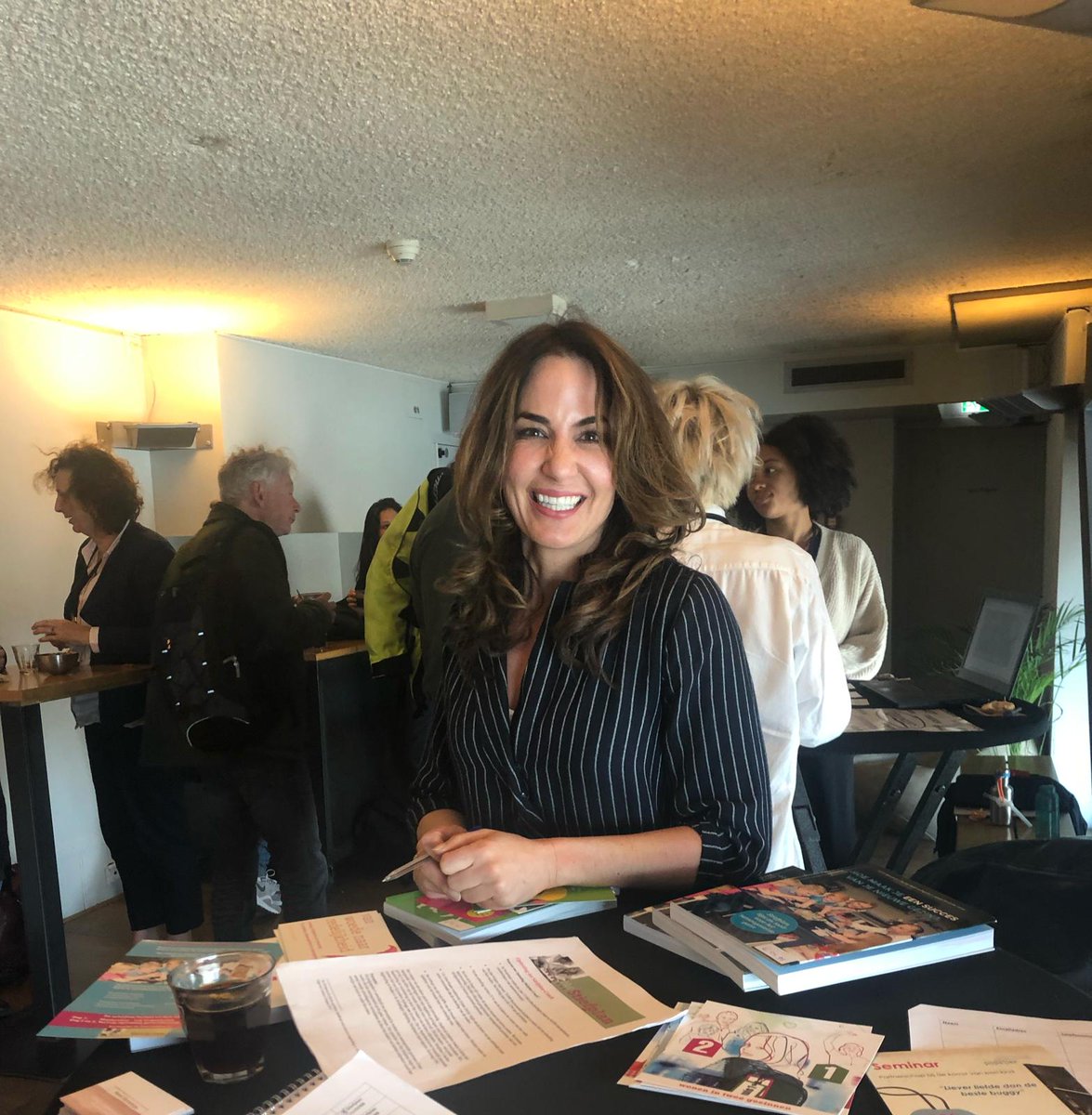 Gisteren stond Stiefplan-coach Merel namens #stiefplan #popelieropleidingen op conferentie 'een veilig thuis, maak het verschil' van de gemeente Amsterdam.
Mooi dat er aandacht was voor samengestelde gezinnnen en stiefouderschap!