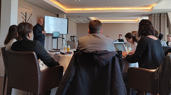 SanofiFR's tweet image. [#DigitalBreakfast ☕️] Essais cliniques digitalisés, #IA, #telemedecine, #chatbots... 

Ameet Nathwani, Chief #Digital Officer &amp;amp; Chief Medical Officer, a détaillé comment @sanofi développe un écosystème d'#innovation digitale au service des problématiques de #Sante

#VivaTech