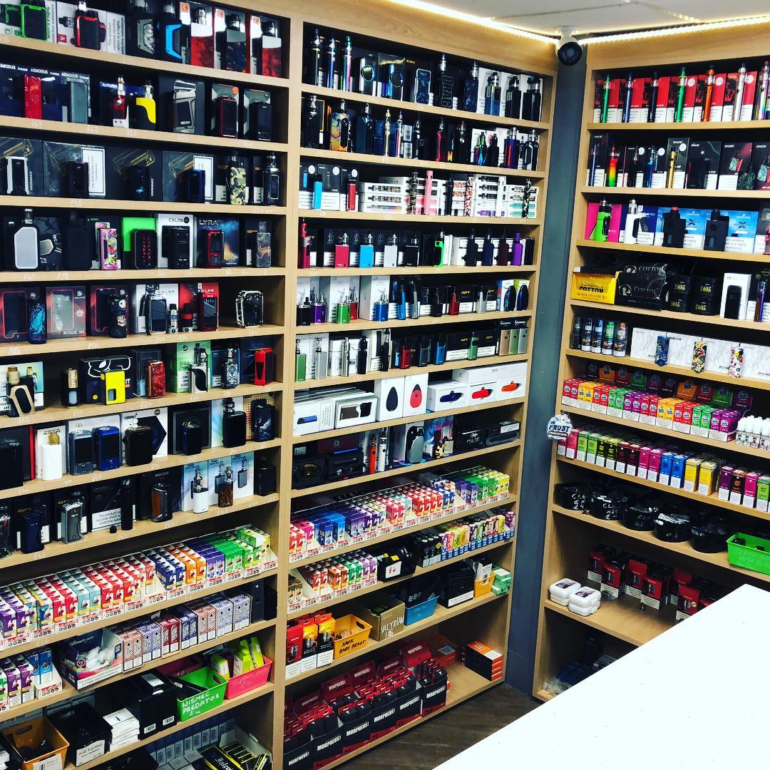 vapouround's tweet photo. #shopcheck - Big Vapes Nottingham has to be one of the most insanely stocked vape shops we've ever seen. From imported e-liquids to rare mods, they really do have something for everyone!
What makes your local vape shop special? Tag them below for future #shopcheck features! https://t.co/nXP0FyGBA0