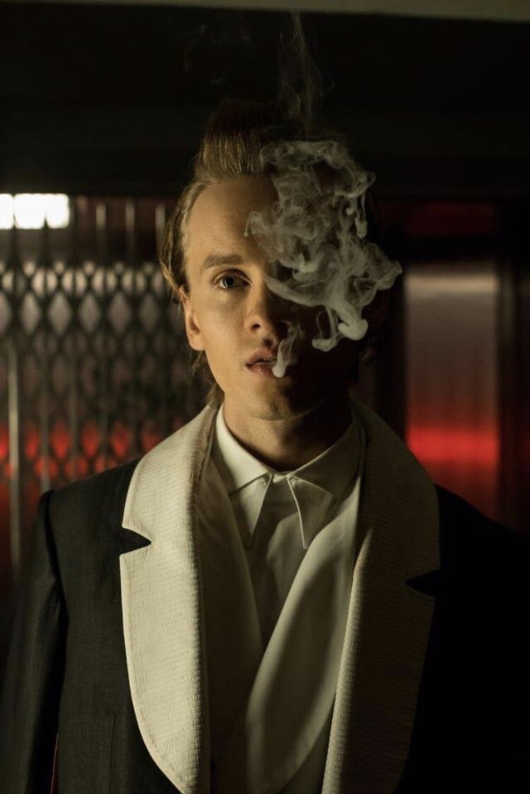 BruceJLangley's tweet image. I feel like this merits a #captioncontest 
👀👅 show me what you got Twitter. 😙
#Americangods #techboy