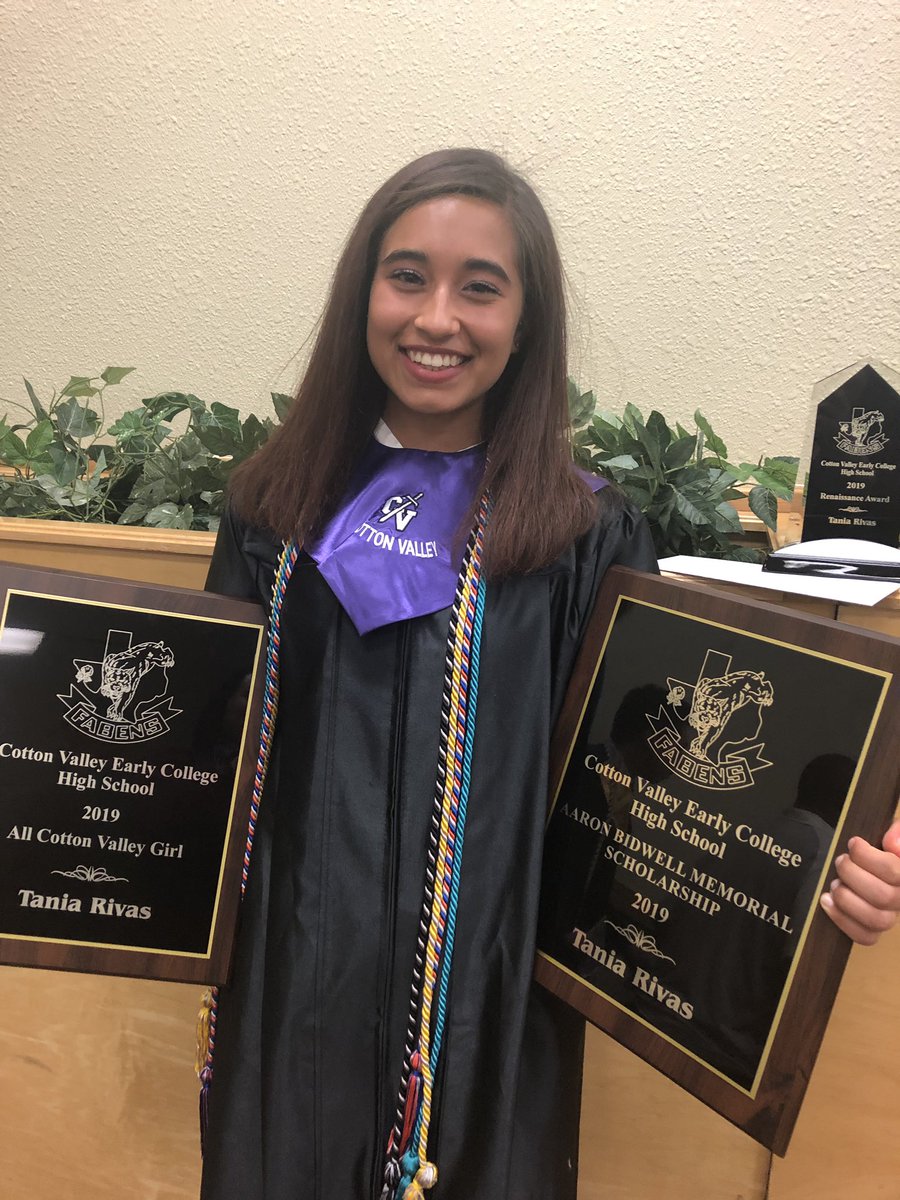 Martha16Erika's tweet photo. CVECHS Senior Recognition Class of 2019!! Thank you Lord for all your blessings and gifts to my Tania. Beyond proud your hard work paid off. Love you💖 #braggingtime #topscholar #AllCottonValleyGirl #AaronBidwellScholarship #RenaissanceAward #amazingmentors https://t.co/xCPA2gv8ta