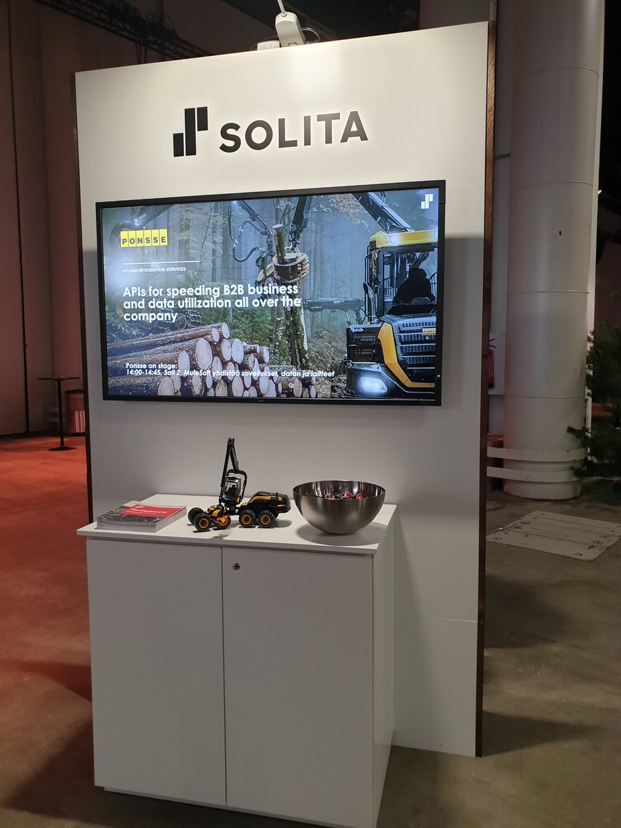 ReimaSoikkeli's tweet photo. @SolitaOy Integration, Cloud and Data services today at #SalesforceBasecamp #api #integration #cloud #data. Welcome! https://t.co/NKOBRhJUd3