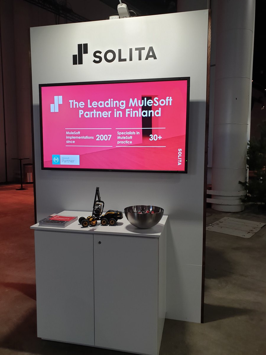 ReimaSoikkeli's tweet photo. @SolitaOy Integration, Cloud and Data services today at #SalesforceBasecamp #api #integration #cloud #data. Welcome! https://t.co/NKOBRhJUd3