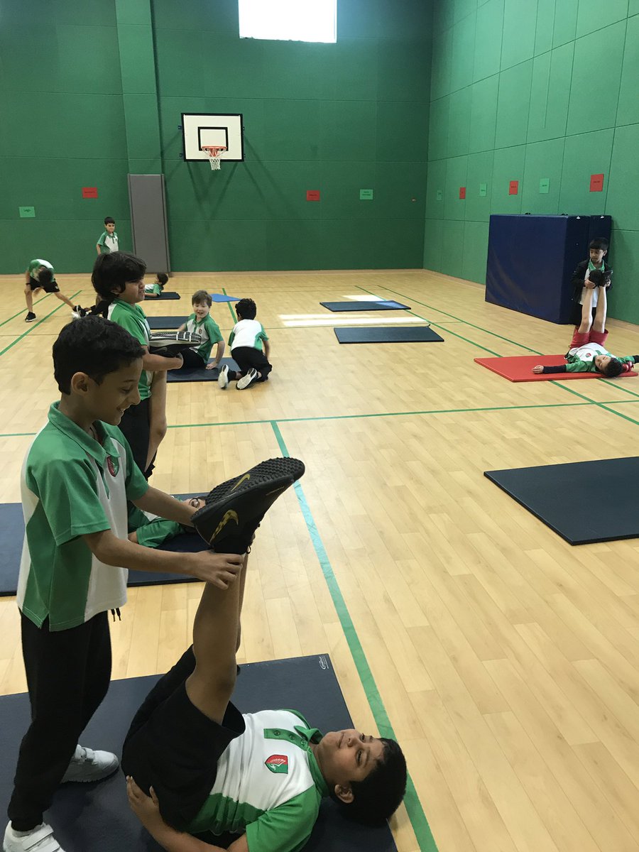 Year 3 working on their shoulder stands and core strength. Some fantastic teamwork on display. 🤸🏾‍♂️ #gymnastics