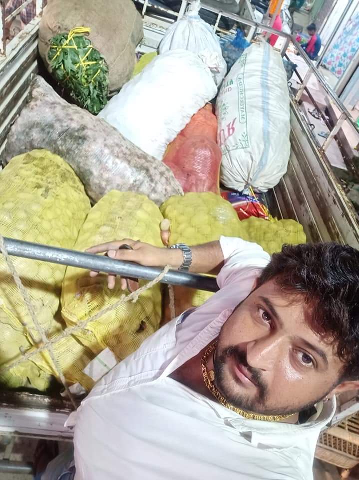 SecularBuffalo's tweet image. proud of my frnd Suresh from Berhampur for organizing free kitchen at Satapada ,Puri again  #CycloneFaniAftermath