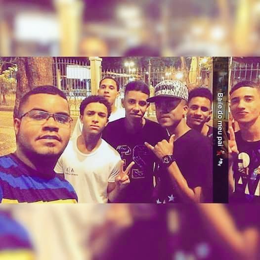 Biel22VdG's tweet photo. 2 Frases Que eu não me esqueço : GB esse dia foi louco vc tem muito conhecimento de Pista / Hahaha já que veio pro Baile escondido tira foto do pai com a rpz

Só queria conseguir relaxar a mente , dormir e amanhã quando acordar ver que tudo não passou de um mal entendido 😣#FB😇 https://t.co/LCndeSlvMT