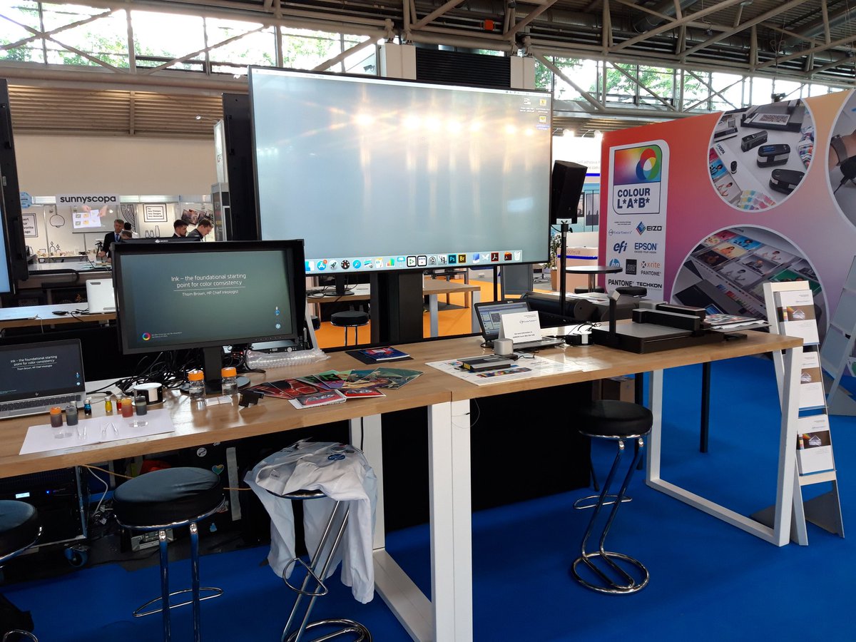 PrintWithThom's tweet image. Fespa Color Lab is set. Sign up for a tour to learn how to get consistent color #fespa2019 #HPGraphicArts