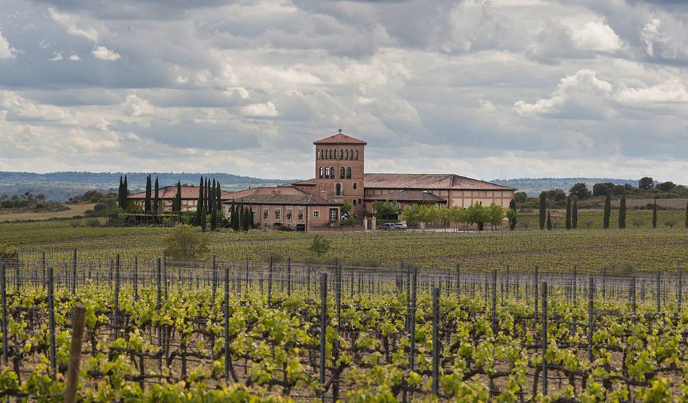 EZasnet's tweet photo. ¿Qué no habéis disfrutado todavía del Vino de los Arribes del Duero? ¿A qué estáis esperando? El Plan: visita de fin de semana a las Bodegas de la #RutadelVino de Arribes. #Salamanca #Zamora #RayaIberica #Zasnet https://t.co/MnibBwlUXq