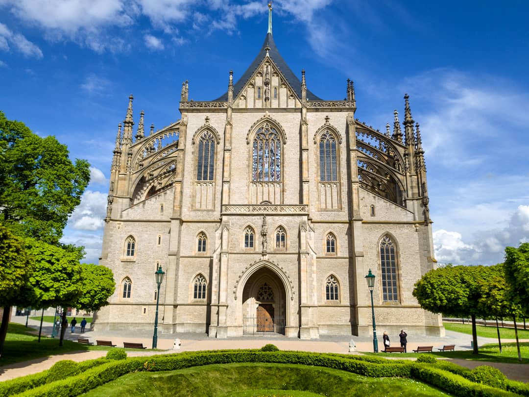 kupastudio's tweet photo. BARBORA
#Gothic #Temple #Gotika #Chram #KutnaHora #UNESCO #world #heritage #worldheritage #Czech #History #Vertical #lines #perspective #Architecture #blueSky #cloud #streetphotography #Czechia #Bohemia
[○°] #S8Plus #SamsungGalaxy #FotimGalaxy #PavelKubes #kupafoto #kupastudio https://t.co/NPPweu4k0o
