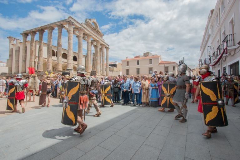 ¿Sabías que los viajes en el tiempo sí existen? 😯

En los próximos días podrás hacerlo a la #Mérida de la época romana con #EmeritaLvdica 😉

Mercado romano, ritos funerarios o lucha de gladiadores son solo algunas de las actividades 👉 ow.ly/nfw230oIunx

<a href="/ayto_merida/">Ayuntamiento de Mérida</a>