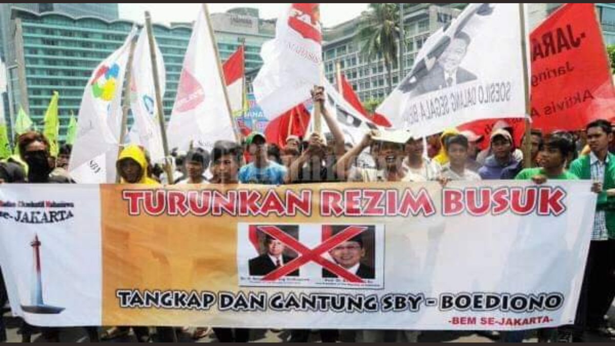 Lihat gambar di Twitter