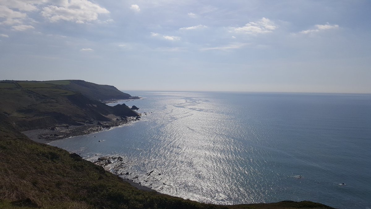 MrsNickyMorgan's tweet photo. We have some of the most beautiful coastline on our doorstep

#sunshine #perfection #shadesofblue #coast #coastline #dizzard #widemouthbay #bude #cornwall #thisprettyengland #kernow #cornwalllife #coloursofbritain #bbcspotlight #westcountry #s6 #nofilter #seascape #photography https://t.co/9sKPk8Oro5
