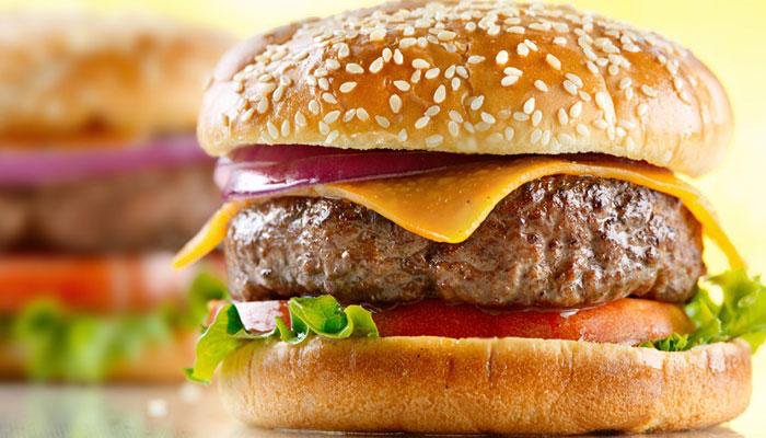 Emplea_TNHL's tweet photo. Hoy reparto de Carnicería Carmelo Puche, Teléfono de contacto 681 682 343.

Carmelo Puche tiene una gran variedad de hamburguesas:
De Pollo, Barbacoa, Ternera, Cerdo aroma ibérico, Pollo, pimiento, calabacín, Pollo, parmesano, y kikos, Buey, Gourmet. https://t.co/NIYbz2wyCm