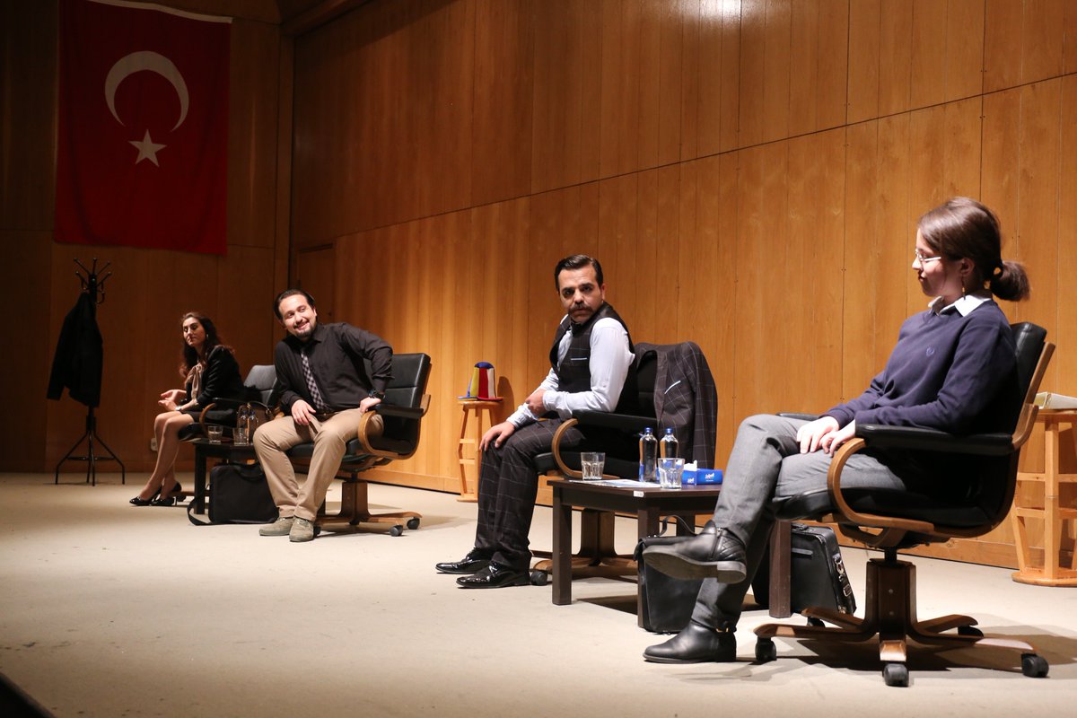 Üniversitemiz Tiyatro Topluluğu’ndan 6 Oyun
Ayrıntılar İçin Tıklayınız:
cumhuriyet.edu.tr/habergoster.ph…
