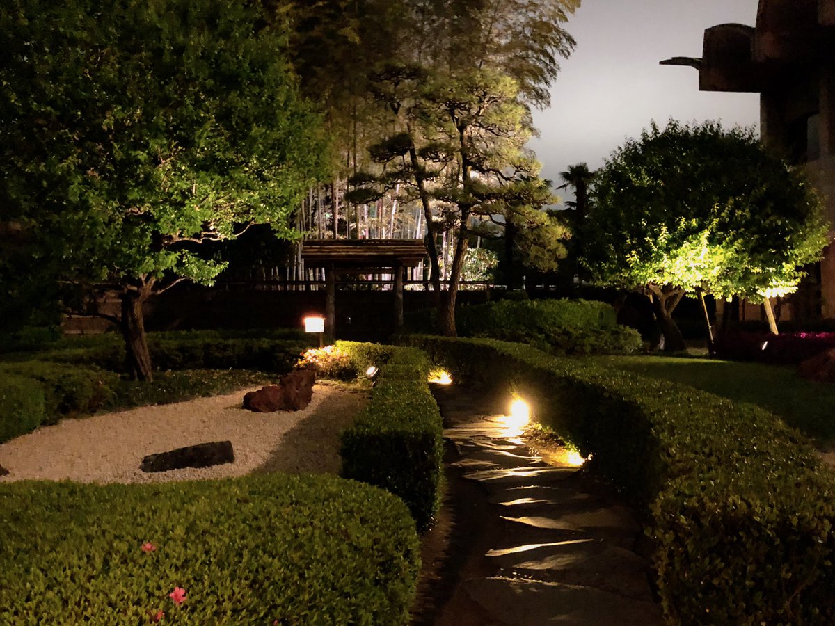 The hotel had a pretty garden.
