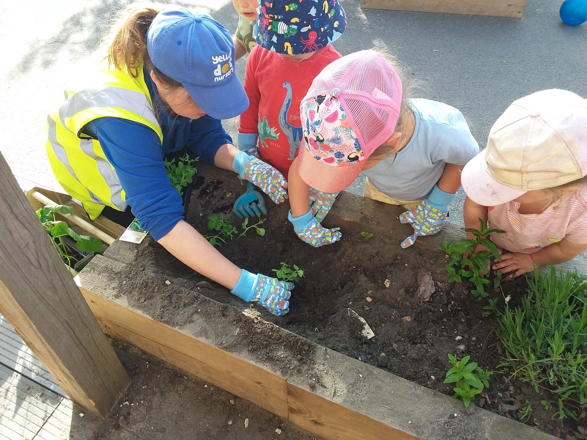 Yellowdotandover tweet media