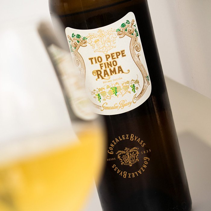 sherrynotes.com/2019/reviews/f… Here's my review of the new Tio Pepe En Rama 2019, the tenth edition already and reliable as ever <a href="/Hacedordevinos/">Antonio Flores</a> <a href="/vinosyflores_/">Silvia Flores</a> #sherry #fino #wine