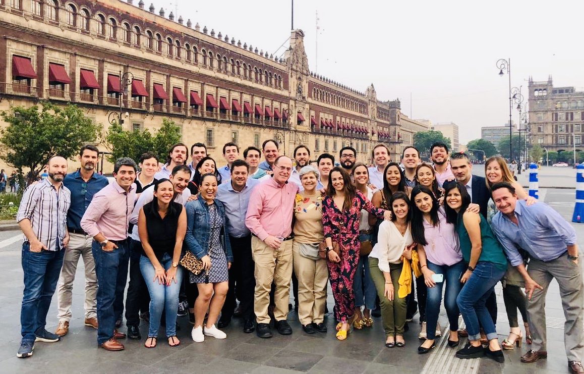 AriadnaSanahuja's tweet photo. Esta semana el #multinationalmba #mmba está en Ciudad de México con el módulo de Numbers, Finanzas para Directivos. Ayer tuvieron un tour por la ciudad.@ESADE @ProfVives @LuAlemany https://t.co/3vKBHlZZJ6