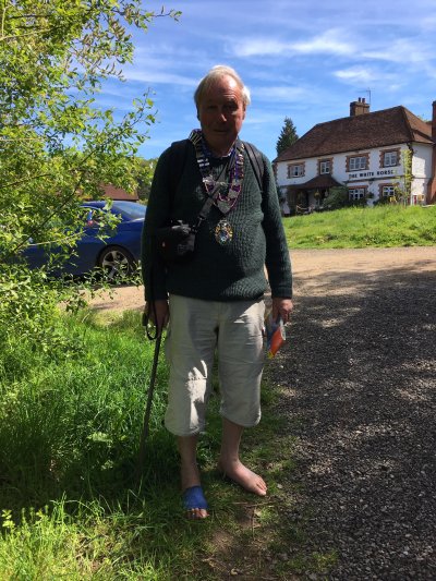 Beautiful day for the continued #GreensandWay walk!  Starting off from the White Horse at Hascombe.