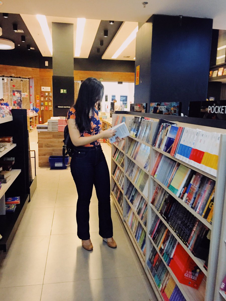 #leitoras #livrarias #livros #amorporlivros #bibliotecas