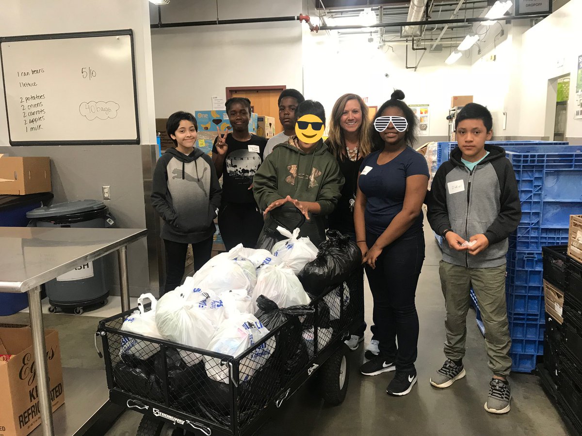 ConnectionsWake's tweet photo. What a great partnership we have had with #InterFaithFoodShuttle this school year. Our students have volunteered with this great organization for the last two years every month to fight hunger in their community. #giveback #connectingtothecore @FoodShuttle https://t.co/edGW0axzFR