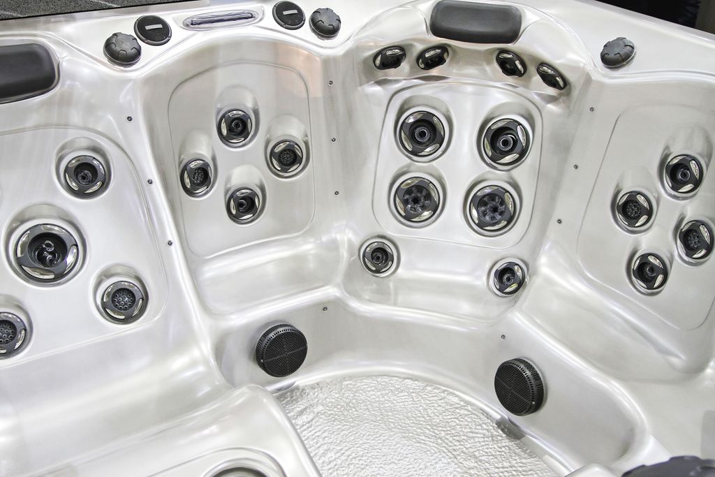 Unsure about how many jets you should be making sure your hot tub has? 💧 Let us share some knowledge ➡️ buff.ly/2PdObFI