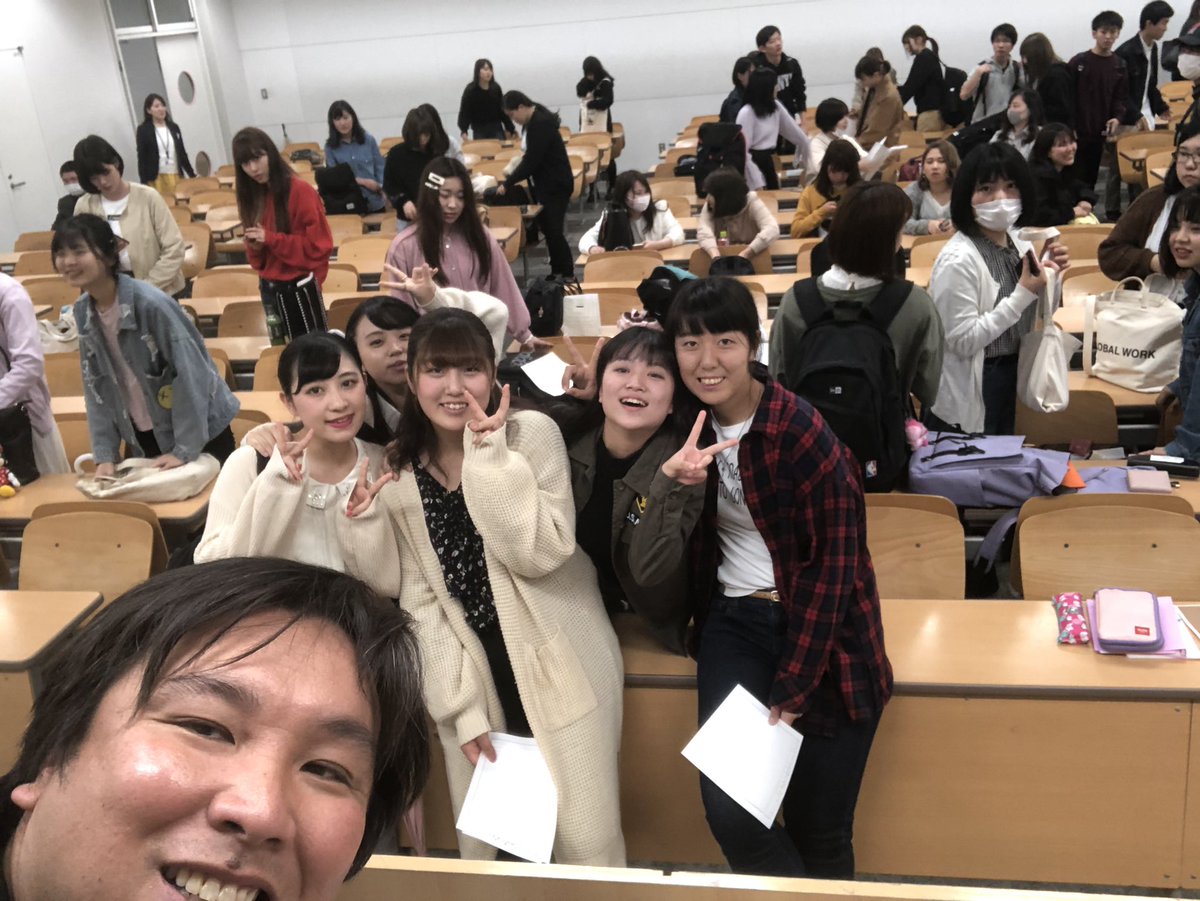 里崎智也 千葉商科大学 国際教養学部国際教養学科 特命講師として 新年度1回目の里崎授業を行ってきました 初回の講義は スポーツのグローバル化 先生になって今年で5年目 初めて授業を行った生徒は無事に卒業しました 今年度の生徒にもお 里崎智也 千葉商科大学 国際教養学部国際教養学科 特命講師として 新年度1回目の里崎授業を行ってきました 初回の講義は スポーツのグローバル化 先生になって今年で5年目 初めて授業を行った生徒は無事に卒業しました 今年度の生徒にもお