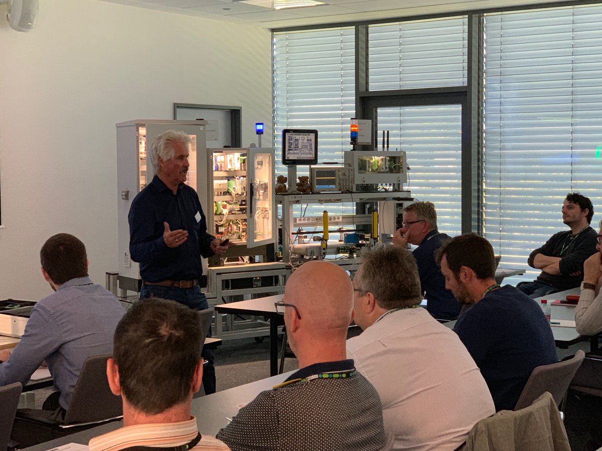 Phoenix Contact BE tweet media