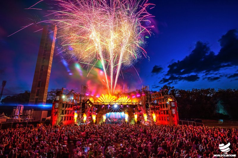 #WhatsApp passionate travelers + music lovers? 🌍🎤🎧 
Join our #Giveaway for a chance to win⠀⠀⠀⠀⠀⠀⠀⠀⠀
👉 2 tickets for the #WorldClubDome +⠀⠀⠀⠀⠀⠀⠀⠀⠀
👉2 night stay for 2 people in #Frankfurt⠀⠀
Enter here: bit.ly/Giveaway2019_W… 
#Travel Smart, Party Hard! 🎒