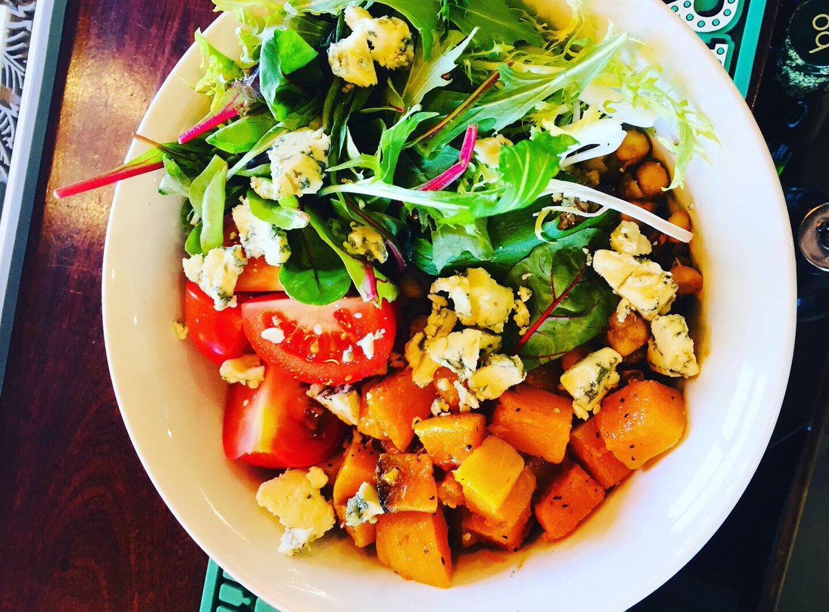 signalman_pub's tweet image. #NationalVegetarianWeek is here and so are we with 20% off our #veggie food today until 9pm @TheDirtyBirdBtn #VegetarianWeek #TuesdayMotivation