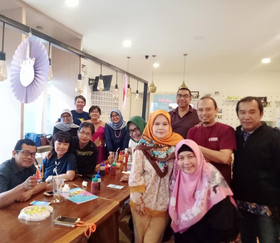 (Sabtu, 27 April 2019) Silaturahim jelang Ramadan bersama teman-teman alumni SMP Negeri 11 angkatan'85 di UNICORN Cafe.