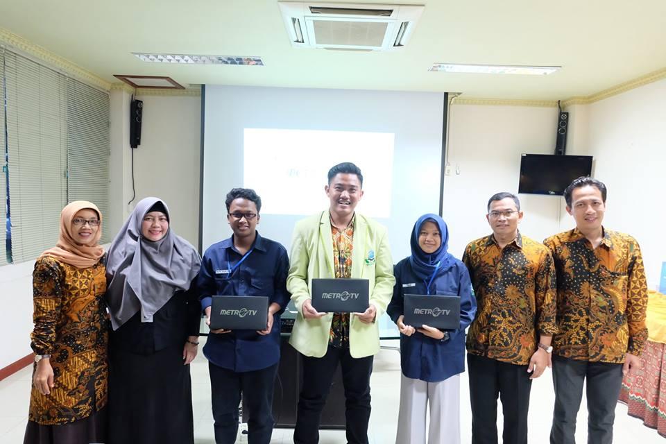 (Kamis, 25 April 2019) Menjadi narasumber kunjungan mahasiswa/i Fakultas Dakwah IAIN Salatiga jurusan Jurnalistik dan Broadcasting ke Metro TV.
Senang sekali berdiskusi dengan mahasiswa/i yang kritis dan berkarakter 😊