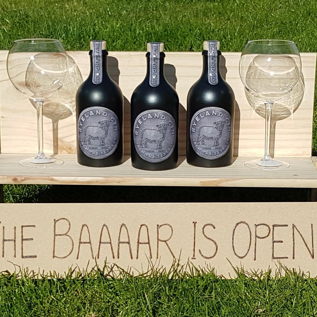 COLOUREDRYELAND's tweet photo. The Baaaaaar is Open for Ryeland Gin Thurs 16th May 9am @devoncountyshow in @shopforsomethingdifferent marquee at too of Ave A. Gizmo will be at the show too, be great 2b back in their home county showground #bespokegin #qualitygifts #tastethedifference #smeafieldcolouredryelands https://t.co/nVLuF5zzsl
