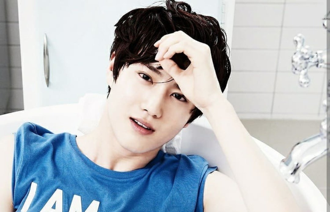 человек сухо отвечает. человек сухо отвечает. человек сухо отвечает. к рор мемы. Exo suho is drama.