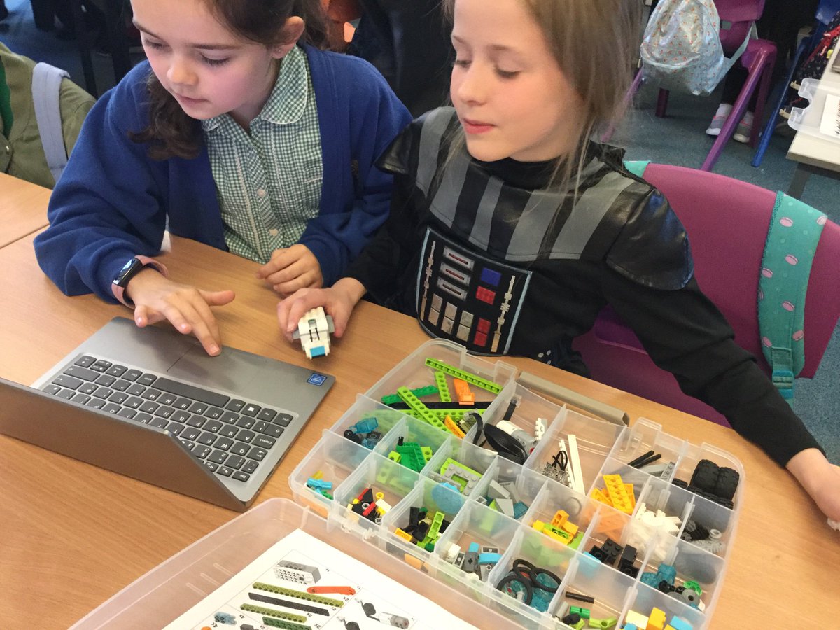lakapajama's tweet photo. The Death Star started somewhere. #BP #STEM @CXplorersSWScot @AboynePrimary legotechnic innovation https://t.co/zIYOGgN3Wd